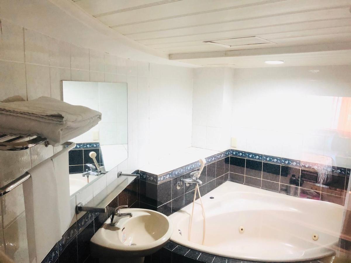 גאושיונג Jing Chech Hotel מראה חיצוני תמונה